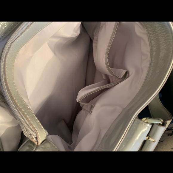 Nine West patent grey purse - Picture 3 of 5